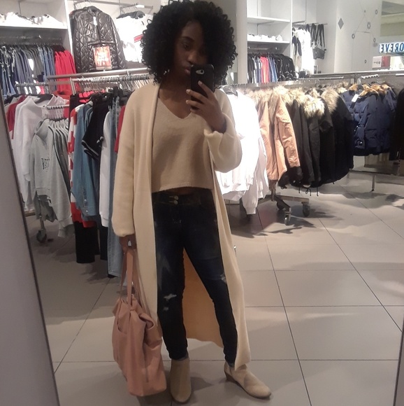 Meet your Posher, Courtney Alicia Miles - Picture 3 of 8